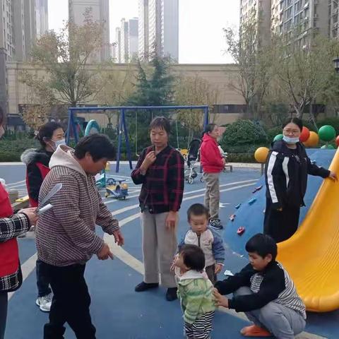 华山街道凯旋门，半山湾畔筹备组开展2024年度城乡居民医保缴费宣传活动