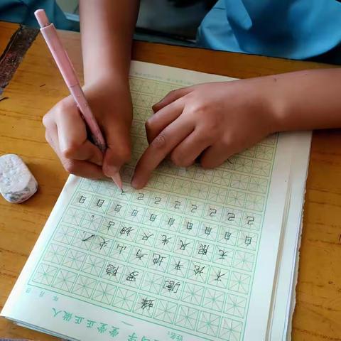 【关爱学生幸福成长】———魏县大马村乡博睿小学练字活动