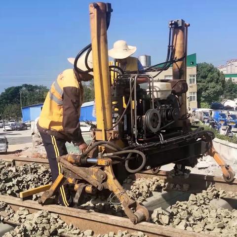 迎国庆 抢工期 保节点打响十月南大线施工攻坚战