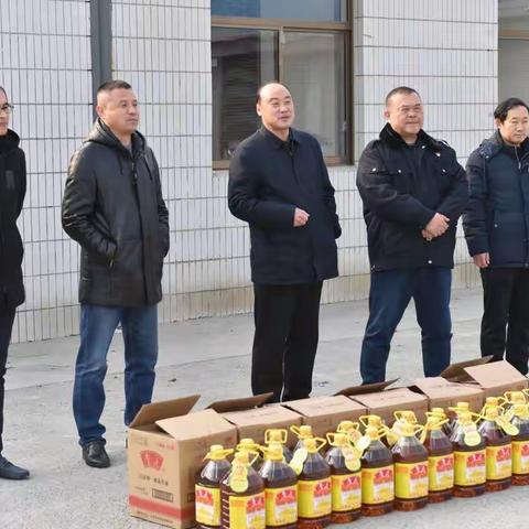市生活废弃物处理中心党总支领导班子慰问一线职工