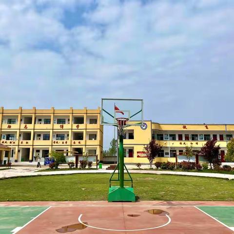 胡集学区陈营小学以崭新的风姿喜迎祖国72华诞