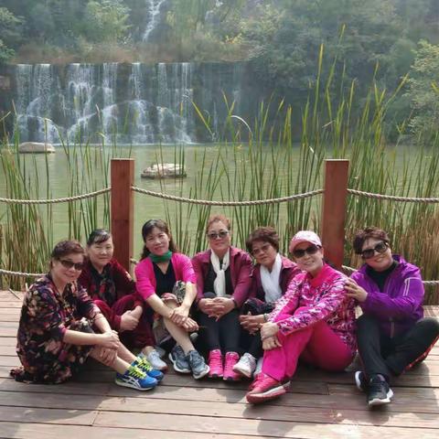 金龙湖宕口公园一日游