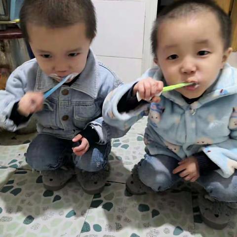 3-6岁是幼儿习惯养成重要阶段，新康幼稚园的宝贝们正在参加21天好习惯养成。每张照片记载着宝贝们的快乐成长！