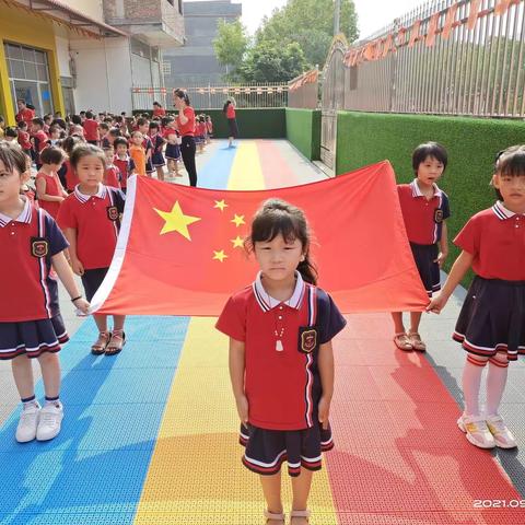 红星闪耀，童心飞扬——，培育根正苗红的新时代接班人