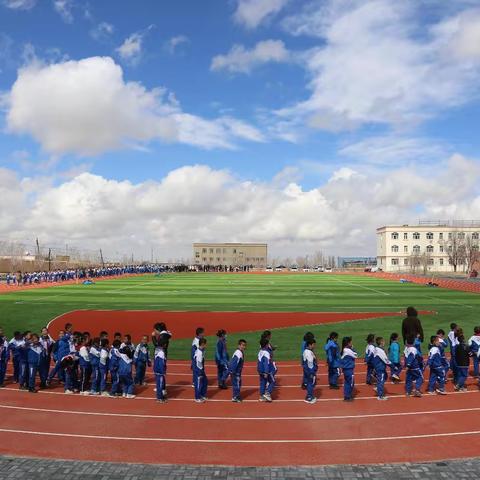 百花齐放共致远 携手并肩语同心——博斯坦乡中心学校团建趣味活动纪实