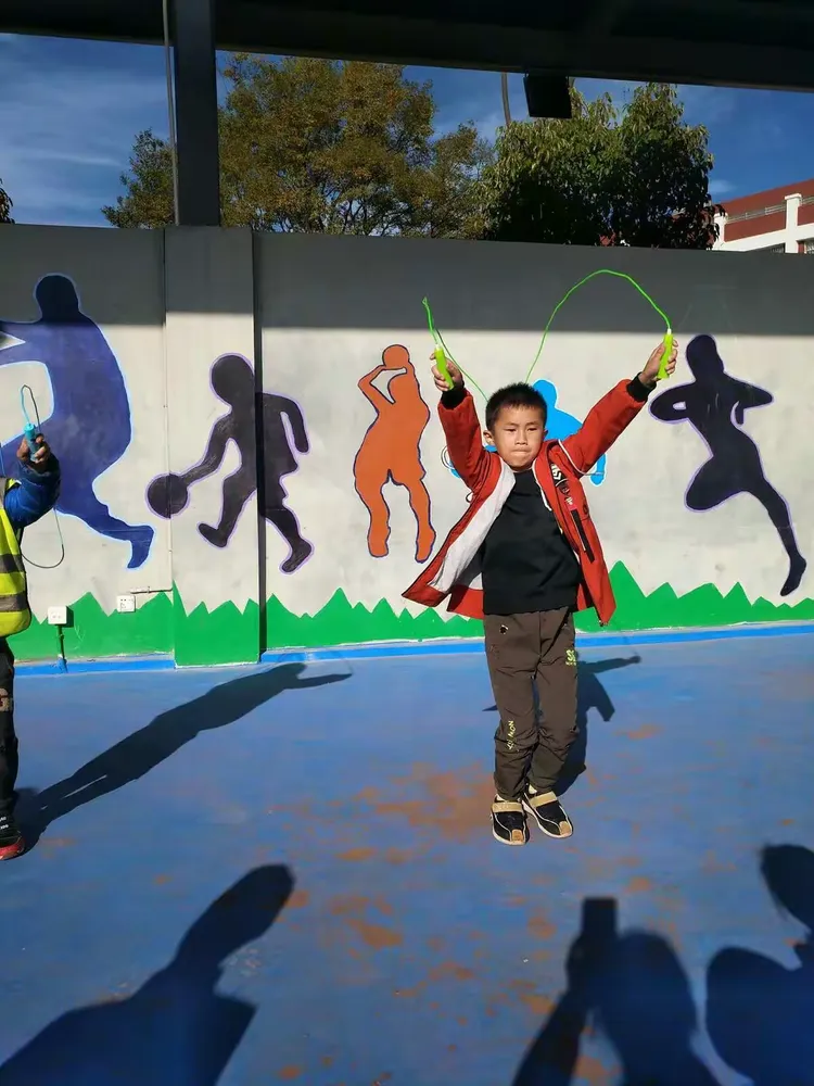 小学二年级室外体育游戏(适合小学二年级的体育游戏大全)