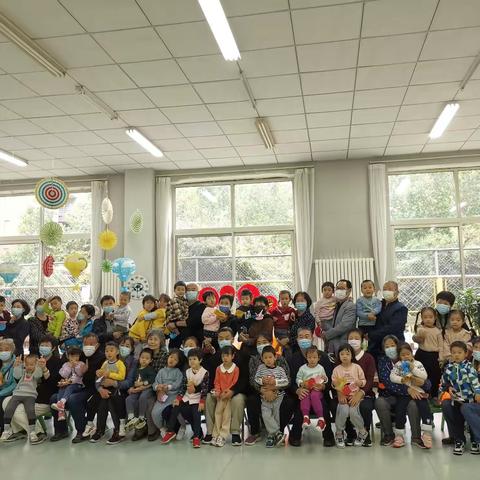 “九九重阳节，童心敬老”