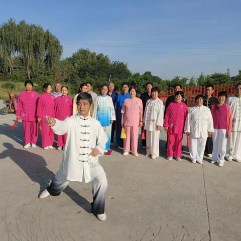 汶水河畔芳菲尽，西城太极展新颜。