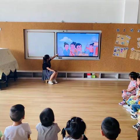 刘桥镇第一幼儿园小二班中秋“品月饼”“画玉兔”主题活动