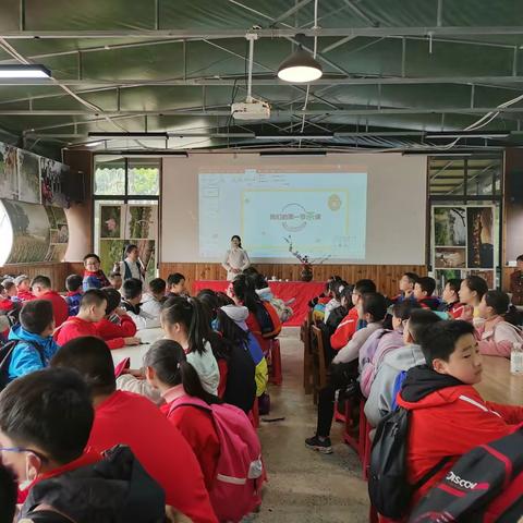 【久佰行走课堂】石油路小学校五年级七班丨紧跟“二十大”步伐，走进“新农村”，实践“行走的思政课”