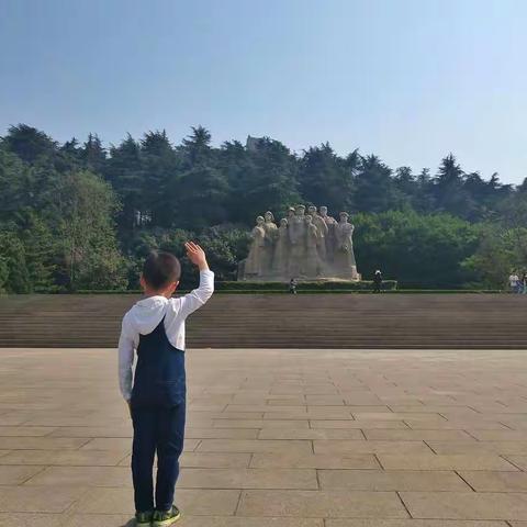 不一样的清明节—【古都寻迹  遥寄哀思】