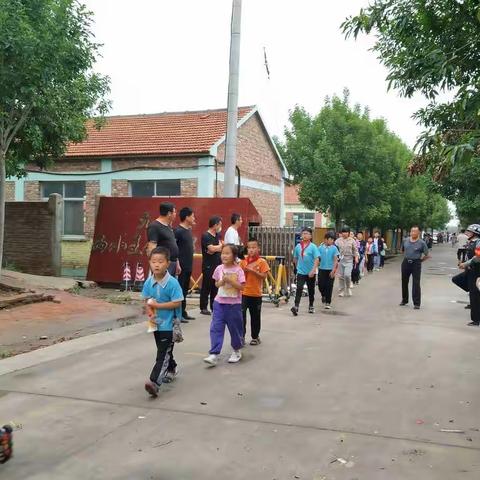 拒绝安全隐患 共建平安校园