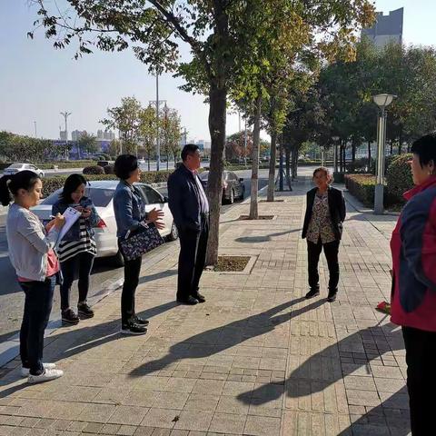 巩固病媒生物防制工作，打造健康漯河再创佳绩！漯河市爱卫办检查组人员到西城区检查病媒生物防制工作。