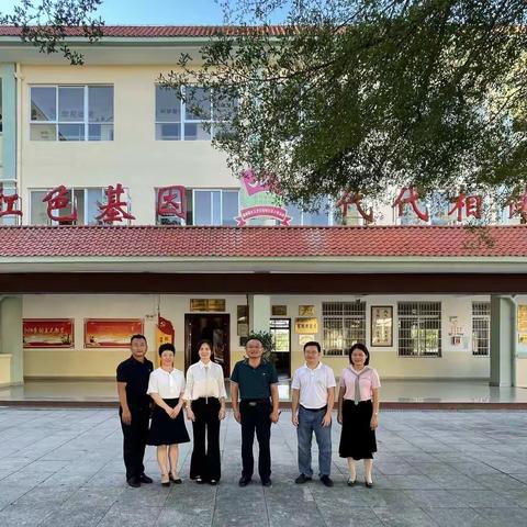 向着阳光奔跑——“七彩光课程建构与实施探索"成果团队入校指导活动