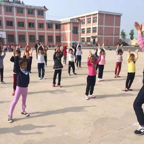 “我运动，我快乐——做阳光健康的好宝宝”看庄镇王楼小学幼儿园亲子运动会
