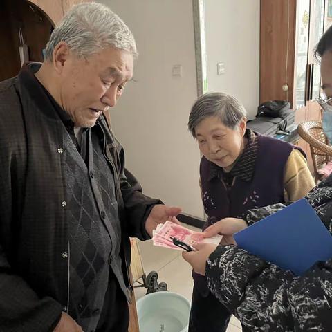 【振头街道】卓达科苑社区党总支情系老党员 春节前夕送温暖