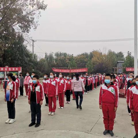 黛溪小学师生员工开始进行全员核酸检测