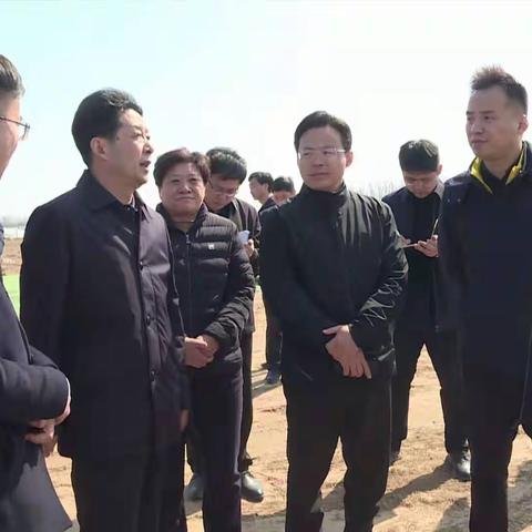 27日上午，市政协副主席、区委书记朱中华，区委副书记、区长韩耀辉带队到滨河街道调度重点项目建设情况