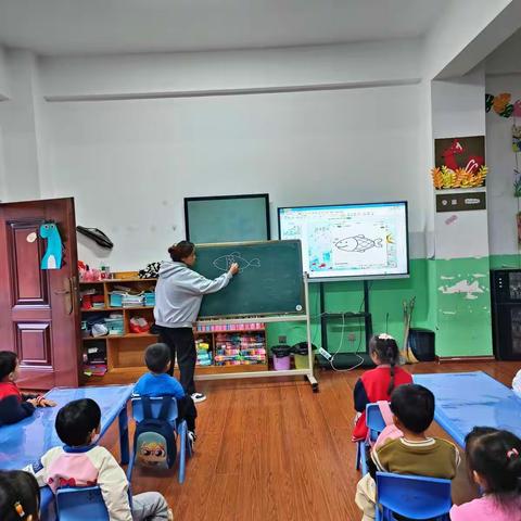 《博爱幼儿园美术班》小中班小朋友棒棒哒👍🏻