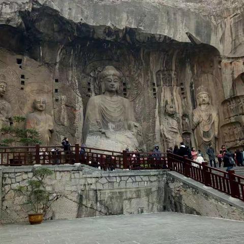 龙门石窟