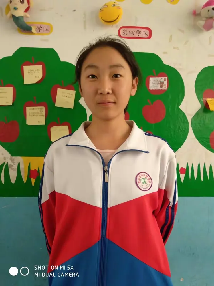 七三班优秀学生介绍——“学霸”+“才女”=席悦