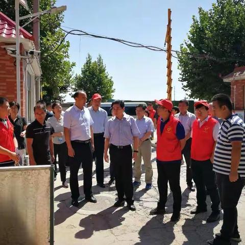 东岸嘉园社区创卫迎审进行时：扎实开展“全民大动员”大扫除活动和“秋季卫生清洁周”活动