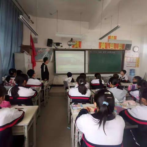 致敬峥嵘岁月 献礼建团百年——大荔县东七初中观看共青团建团100周年直播