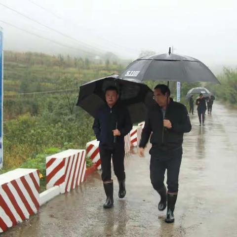 加强雨季巡查 确保安全生产