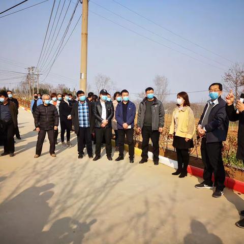 学习先进经验 立即投入实践——小关镇组织镇村干部观摩学习竹林镇乡村林果化建设
