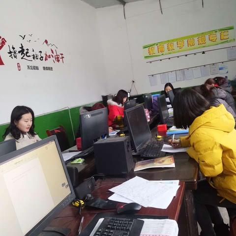 紫荆办西贾曲小学第一周双创工作剪影