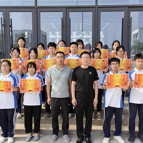 泰安市工商中等专业学校首届首饰设计与制作专业优秀作品展