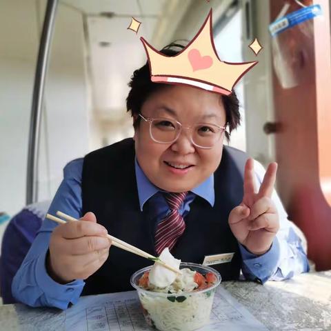 ［天山雪莲号］列车上的别样生日情