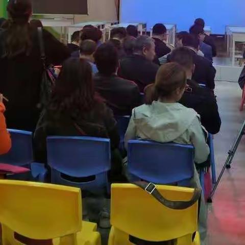 不忘初心  砥砺前行  榆盘中心小学数学组教师参加“中国教育梦—小学数学能力导向的课堂教学转型观摩活动”