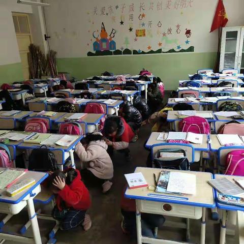 榆盘中心小学第11个国家防灾减灾日主题活动