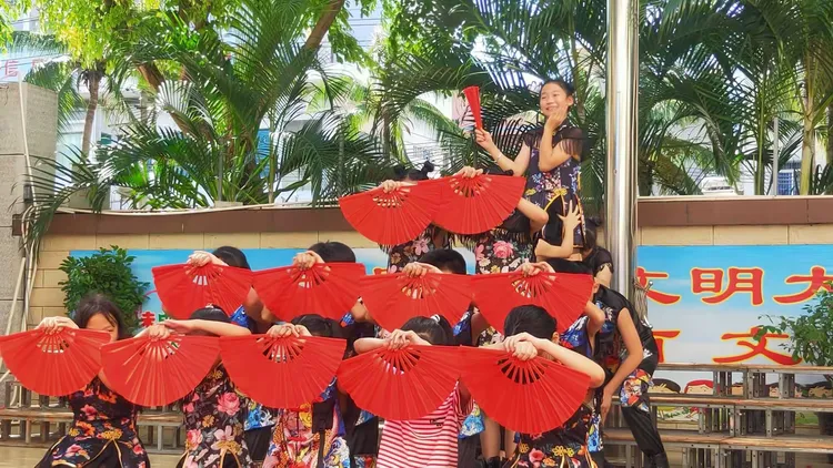 牢记母校教育，立志为国奋斗——记海口市龙华小学2022届毕业典礼彩排活动