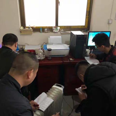 3月17日，执法六中队全体人员学习局会议精神