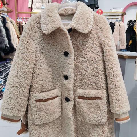 沧州信誉楼女装福利来啦👏👏👏👏👏百分之百羊毛的颗粒羊剪绒外套，仅售338元💗💗💗💗💗