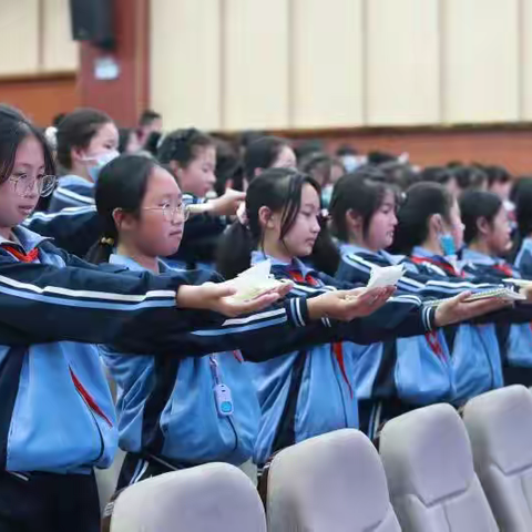 唤醒原动力，一起向未来——记广信区第七小学六年级团体心理活动