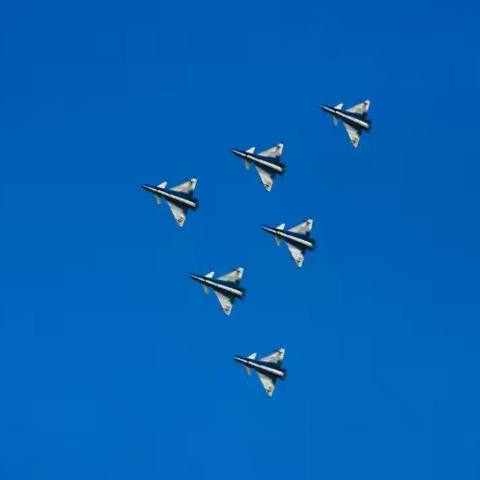 追梦空天／空军航空飞行表演纪实