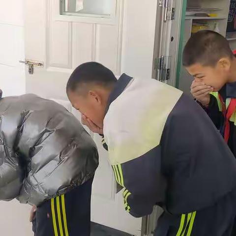 防火常识进校园，自防自救保安全——三十七团中学消防安全宣传活动