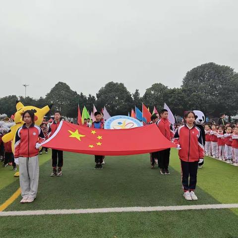 青春肆意挥洒，生命律动前行--青小学子运动会上盛绽芳华