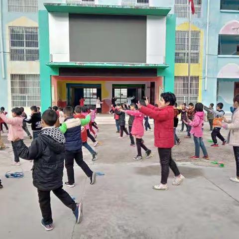 马湾小学阳光课间纪实