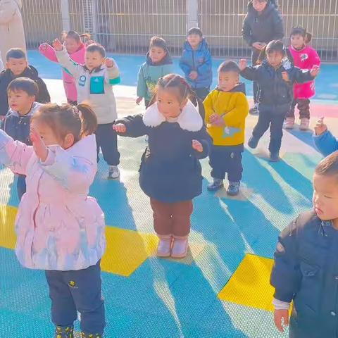 风儿轻轻 阳光暖暖☀——林海幼儿园小一班