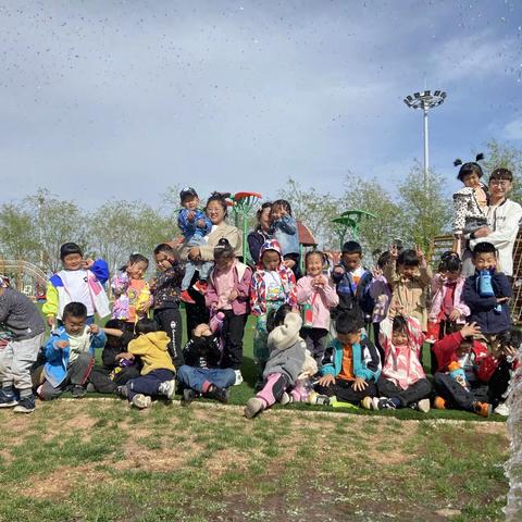 【民族团结宣传月】一切美好如约而至——伊金霍洛旗金湖幼儿园中特色二班