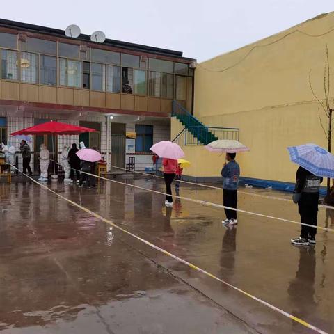 风“雨”同舟  共待疫“晴”——午汲镇核酸检测中的温暖与力量