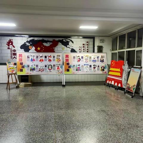 各族人民一家亲，绘出多彩民族风——八年级民族绘画展