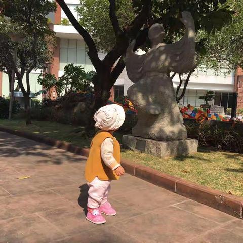 小蛋首次到艺博院