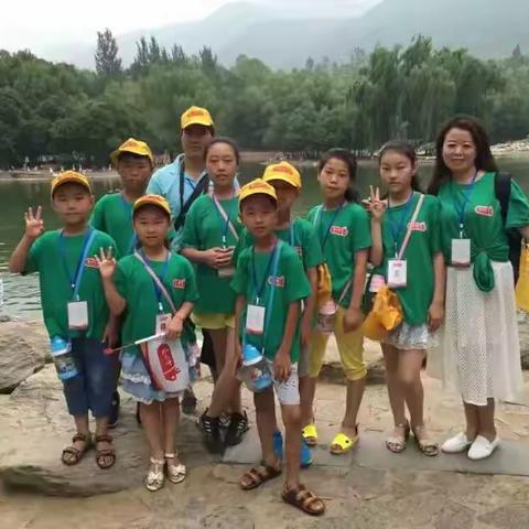 2616年女儿参加夏令营活动