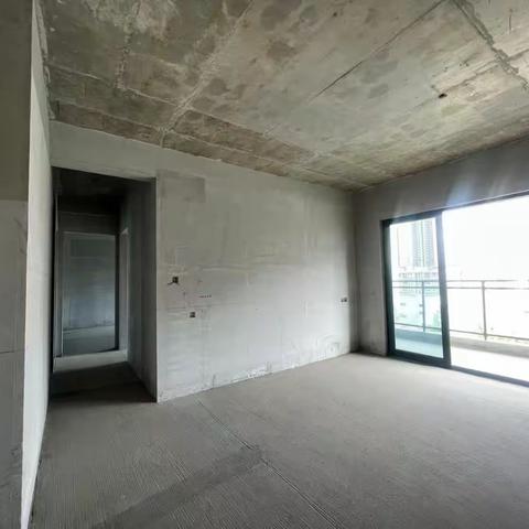 🌟碧桂园产权143大四房两卫。楼层巴适。带车位126.8万，看房联系63963