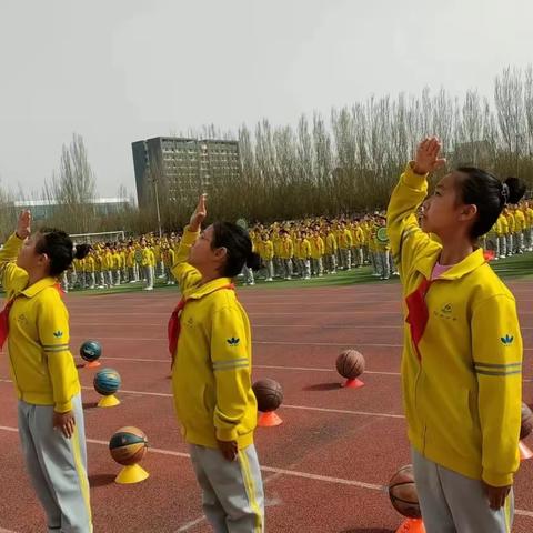 四中附小 “喜迎五一、劳动与美同在”             会操表演